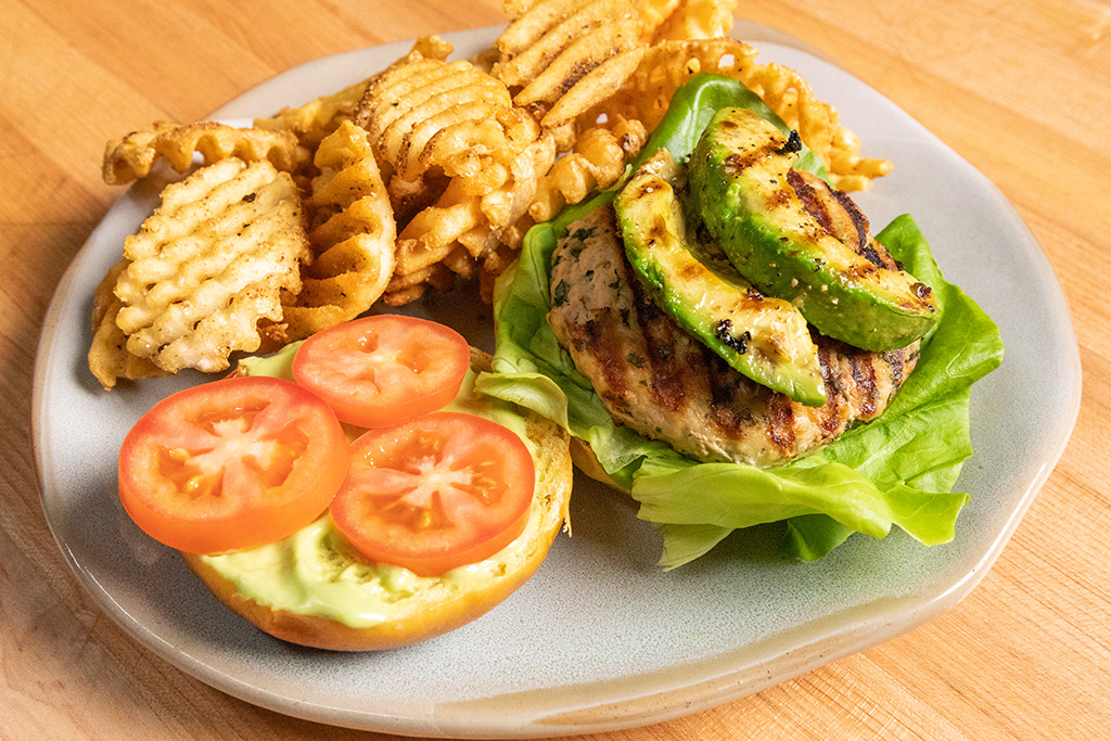 Chicken Burgers with Avocado and Spinach 