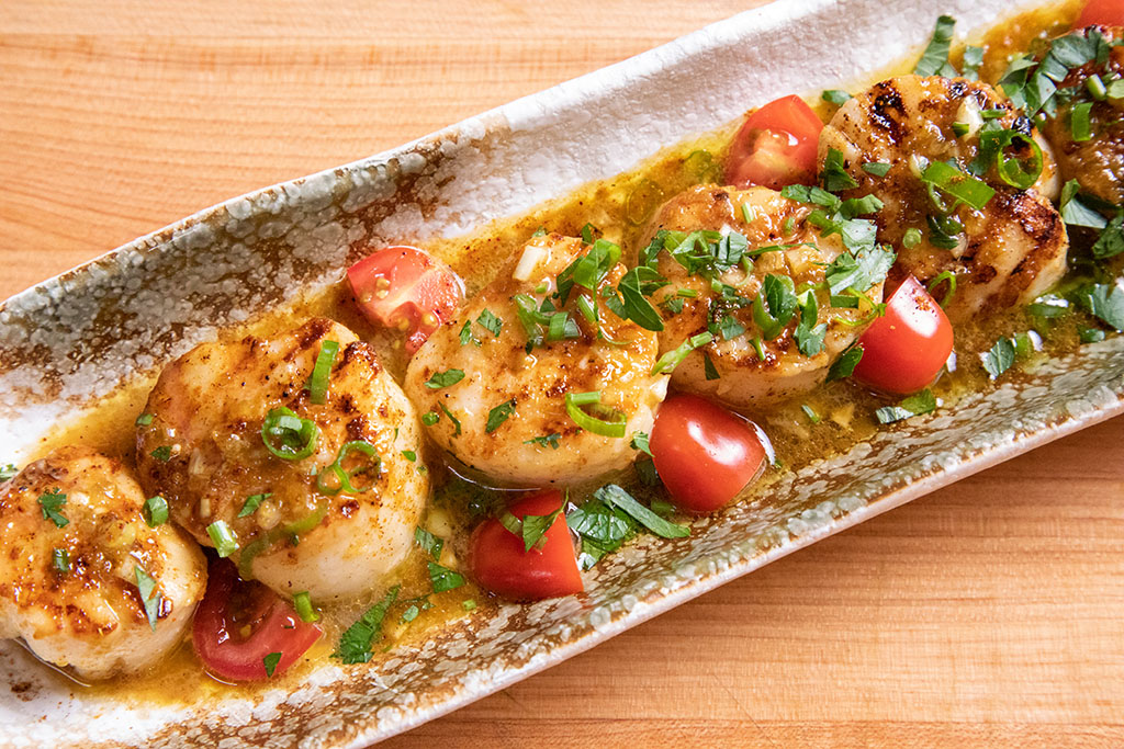 Grilled Scallops with Yuzu Vinegarette Grilled Scallops with Yuzu Vinegarette